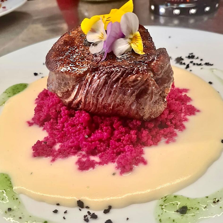 restaurant a Figueres amb cuina empordanesa plats tradicionals Alt Empordà El Pa Volador